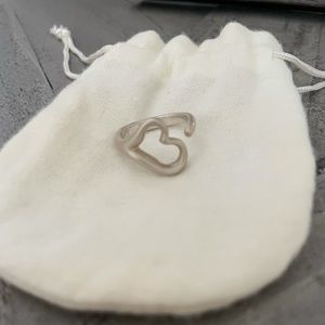 COPY - TIFFANYS OPEN HEART RING SIZE 8
